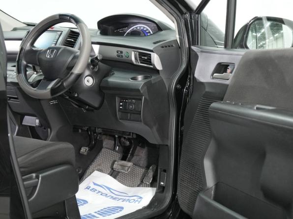 Honda Freed I Рестайлинг с пробегом 2011 года, цена 1 155 000 рублей, 139000 км, компактвэн, Автокод Объявления
