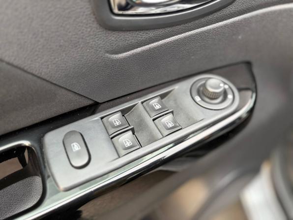 Renault Kaptur I с пробегом 2019 года, цена 1 295 000 рублей, 167000 км, внедорожник, Автокод Объявления