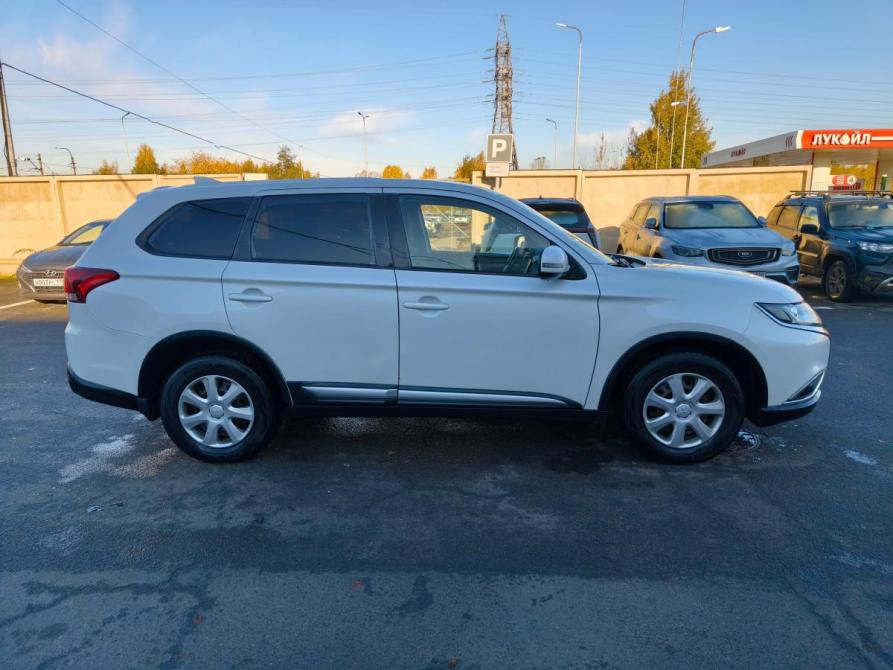 Mitsubishi Outlander III Рестайлинг 2 Санкт-Петербург  - изображение 4