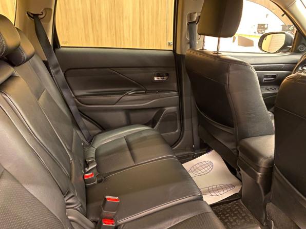 Mitsubishi Outlander III Рестайлинг 2 с пробегом 2015 года, цена 1 598 000 рублей, 156000 км, внедорожник, Автокод Объявления