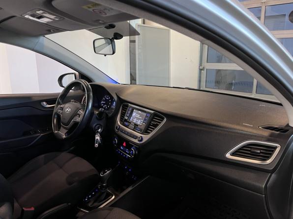 Hyundai Solaris II с пробегом 2017 года, цена 1 270 000 рублей, 131776 км, седан, Автокод Объявления