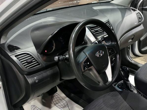 Hyundai Solaris I Рестайлинг с пробегом 2015 года, цена 795 000 рублей, 335187 км, седан, Автокод Объявления