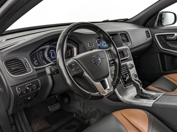 Volvo S60 Cross Country с пробегом 2018 года, цена 2 450 000 рублей, 101501 км, седан, Автокод Объявления