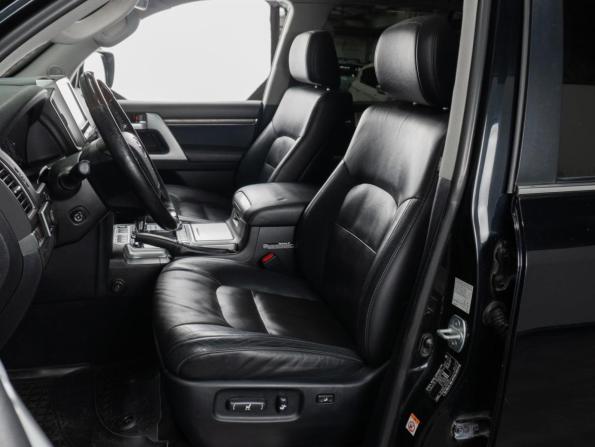 Toyota Land Cruiser 200 Series Рестайлинг 2 с пробегом 2018 года, цена 6 800 000 рублей, 241900 км, внедорожник, Автокод Объявления