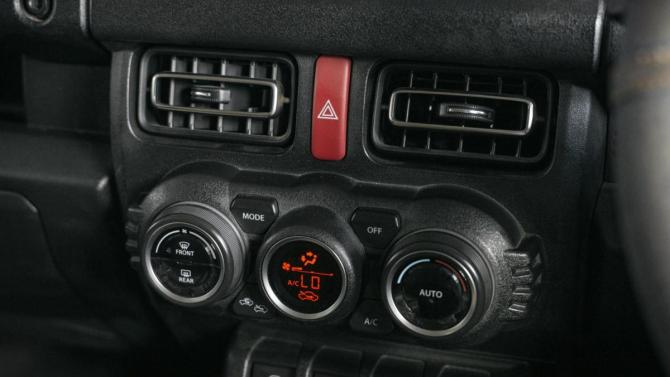 Suzuki Jimny IV с пробегом 2020 года, цена 2 349 000 рублей, 7709 км, внедорожник, Автокод Объявления