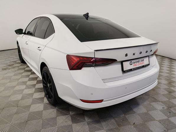 Skoda Octavia IV (A8) с пробегом 2022 года, цена 2 349 000 рублей, 101672 км, лифтбек, Автокод Объявления