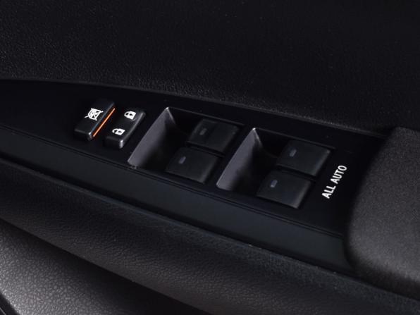 Toyota Corolla XI (E160 E170) Рестайлинг 2 с пробегом 2019 года, цена 1 299 999 рублей, 137843 км, универсал, Автокод Объявления