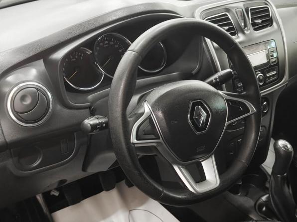 Renault Logan II Рестайлинг с пробегом 2018 года, цена 420 000 рублей, 237900 км, седан, Автокод Объявления