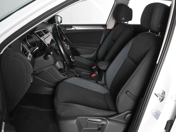 Volkswagen Tiguan II с пробегом 2019 года, цена 2 489 000 рублей, 157127 км, внедорожник, Автокод Объявления