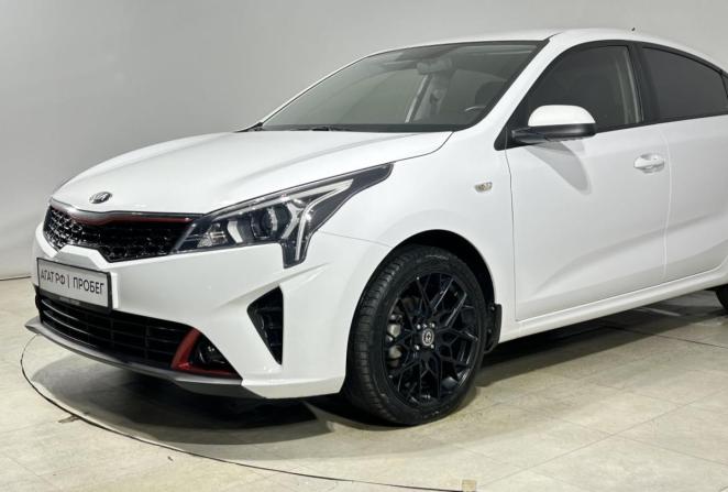 Kia Rio IV Рестайлинг с пробегом 2021 года, цена 1 735 000 рублей, 80170 км, седан, Автокод Объявления