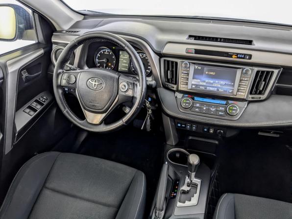 Toyota RAV4 IV (XA40) Рестайлинг с пробегом 2017 года, цена 2 195 000 рублей, 143912 км, внедорожник, Автокод Объявления