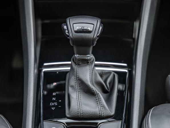 Skoda Karoq I с пробегом 2022 года, цена 2 698 000 рублей, 23456 км, внедорожник, Автокод Объявления