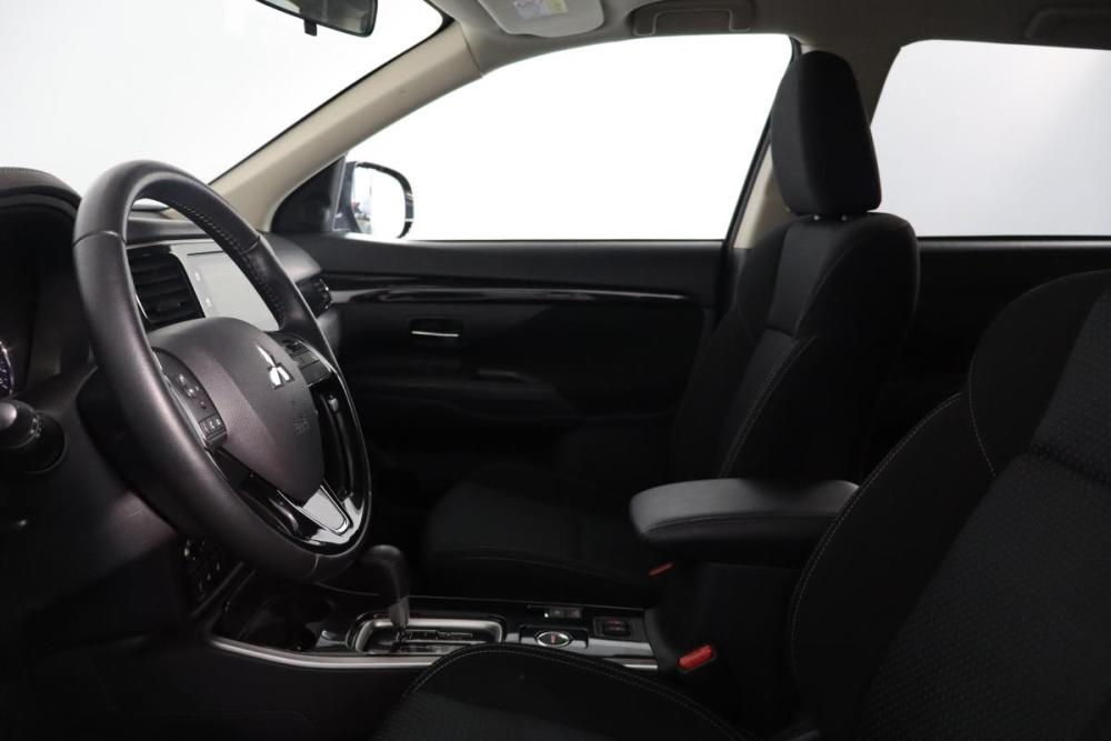 Mitsubishi Outlander III Рестайлинг 3 Санкт-Петербург  - изображение 8
