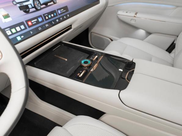 Lynk &amp; Co 900 с пробегом 2026 года, цена 7 250 000 рублей, 50 км, внедорожник, Автокод Объявления