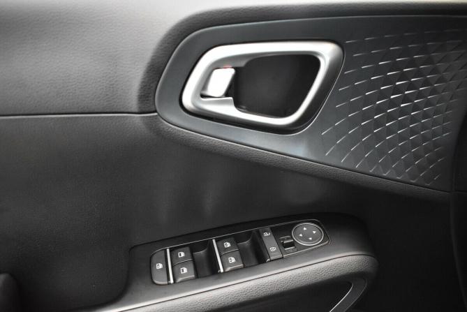 Kia Soul III с пробегом 2022 года, цена 2 220 000 рублей, 35072 км, хэтчбек, Автокод Объявления