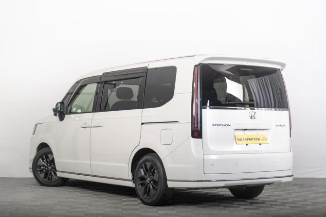 Honda Stepwgn VI с пробегом 2022 года, цена 3 499 000 рублей, 17000 км, минивэн, Автокод Объявления