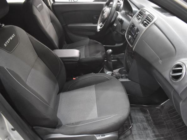 Renault Logan II Рестайлинг с пробегом 2019 года, цена 890 000 рублей, 123683 км, седан, Автокод Объявления