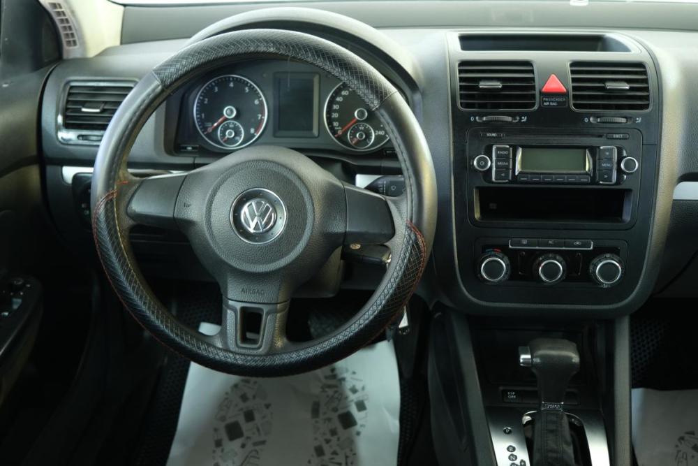 Volkswagen Jetta V Омск  - изображение 10