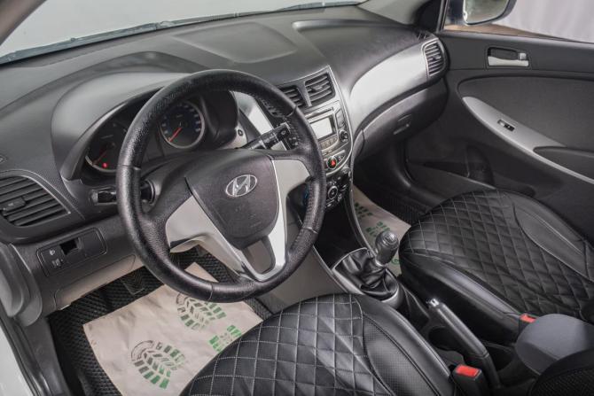 Hyundai Solaris I с пробегом 2014 года, цена 669 000 рублей, 283067 км, седан, Автокод Объявления