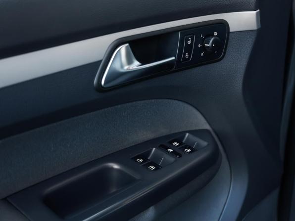 Volkswagen Touran I Рестайлинг 2 с пробегом 2011 года, цена 898 000 рублей, 256000 км, компактвэн, Автокод Объявления