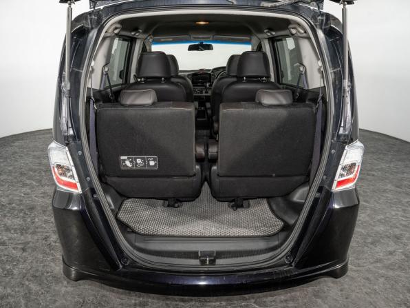 Honda Freed I Рестайлинг с пробегом 2012 года, цена 1 050 000 рублей, 196960 км, компактвэн, Автокод Объявления