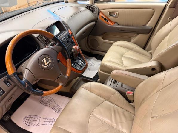 Lexus RX I с пробегом 2001 года, цена 679 000 рублей, 250000 км, внедорожник, Автокод Объявления