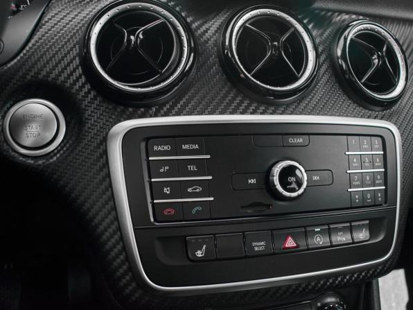Mercedes-Benz GLA I (X156) Рестайлинг с пробегом 2019 года, цена 2 725 000 рублей, 40236 км, внедорожник, Автокод Объявления