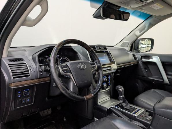 Toyota Land Cruiser Prado 150 Series Рестайлинг 2 с пробегом 2019 года, цена 4 800 000 рублей, 165000 км, внедорожник, Автокод Объявления