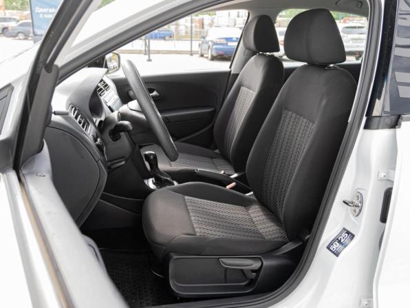 Volkswagen Polo V Рестайлинг с пробегом 2017 года, цена 1 340 000 рублей, 107640 км, седан, Автокод Объявления