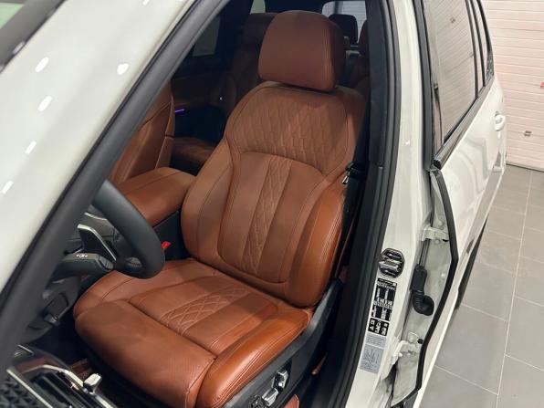 BMW X7 I (G07) Рестайлинг с пробегом 2025 года, цена 15 965 000 рублей, 7252 км, внедорожник, Автокод Объявления