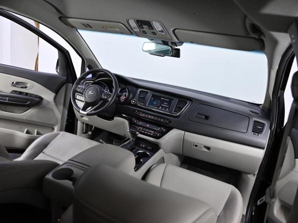 Kia Carnival III с пробегом 2018 года, цена 2 549 000 рублей, 151000 км, минивэн, Автокод Объявления