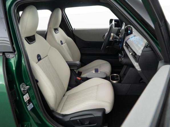 Mini Hatch IV (F65/F66/J01) с пробегом 2024 года, цена 5 344 055 рублей, 5221 км, хэтчбек, Автокод Объявления
