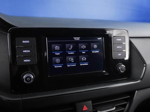 Volkswagen Polo VI с пробегом 2022 года, цена 1 599 077 рублей, 96555 км, лифтбек, Автокод Объявления