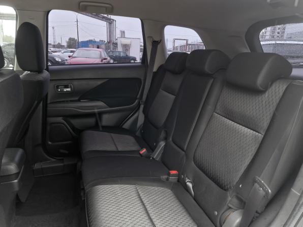 Mitsubishi Outlander III Рестайлинг 2 с пробегом 2015 года, цена 1 709 000 рублей, 201782 км, внедорожник, Автокод Объявления