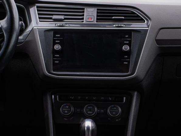 Volkswagen Tiguan II с пробегом 2019 года, цена 2 358 000 рублей, 179293 км, внедорожник, Автокод Объявления