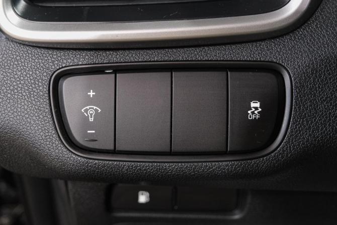 Kia Sorento II Рестайлинг с пробегом 2017 года, цена 2 479 000 рублей, 131000 км, внедорожник, Автокод Объявления