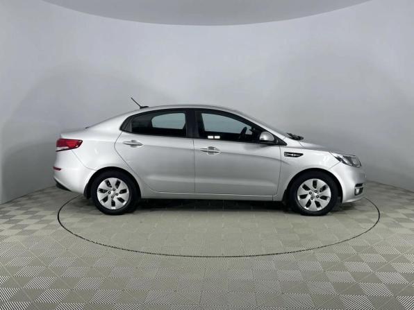Kia Rio III Рестайлинг с пробегом 2017 года, цена 879 000 рублей, 148700 км, седан, Автокод Объявления