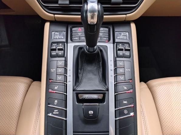Porsche Macan I Рестайлинг с пробегом 2019 года, цена 5 990 000 рублей, 48580 км, внедорожник, Автокод Объявления
