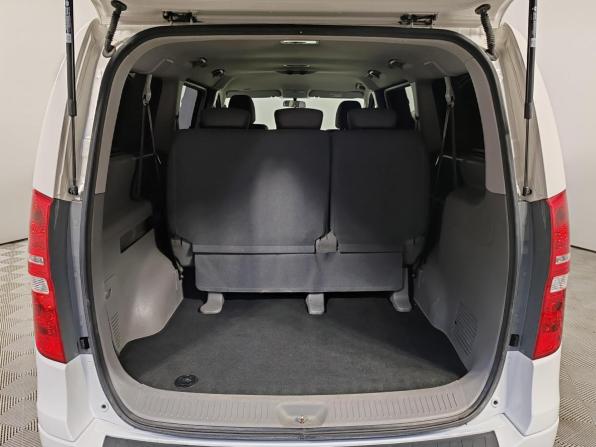 Hyundai H-1 II Рестайлинг 2 с пробегом 2021 года, цена 2 699 000 рублей, 171278 км, минивэн, Автокод Объявления