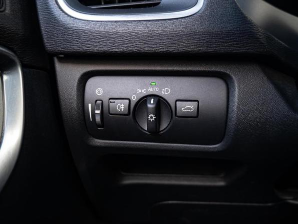 Volvo V40 II с пробегом 2015 года, цена 1 550 000 рублей, 168620 км, хэтчбек, Автокод Объявления