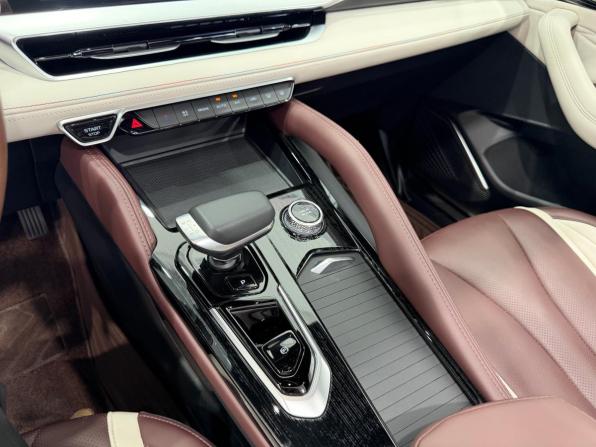 Geely Monjaro I с пробегом 2022 года, цена 2 889 000 рублей, 42981 км, внедорожник, Автокод Объявления