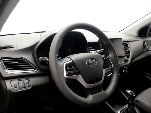 Hyundai Solaris II Рестайлинг с пробегом 2021 года, цена 1 406 000 рублей, 66294 км, седан, Автокод Объявления