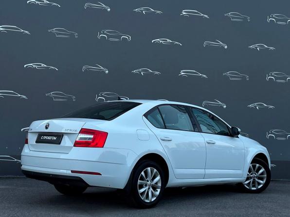 Skoda Octavia III (A7) Рестайлинг с пробегом 2018 года, цена 1 041 300 рублей, 286350 км, лифтбек, Автокод Объявления