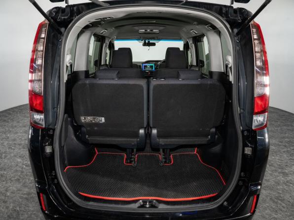Toyota Noah III (R80) с пробегом 2014 года, цена 1 620 000 рублей, 249390 км, минивэн, Автокод Объявления