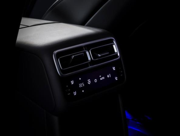 Li Auto (Lixiang) L7 I Рестайлинг с пробегом 2024 года, цена 6 890 000 рублей, 22158 км, внедорожник, Автокод Объявления
