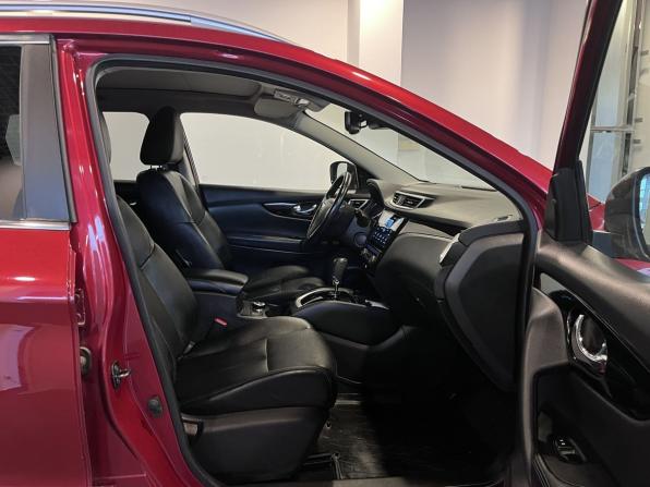 Nissan Qashqai II с пробегом 2018 года, цена 2 035 000 рублей, 106490 км, внедорожник, Автокод Объявления