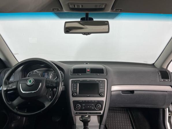 Skoda Octavia II (A5) Рестайлинг с пробегом 2012 года, цена 715 000 рублей, 220000 км, лифтбек, Автокод Объявления
