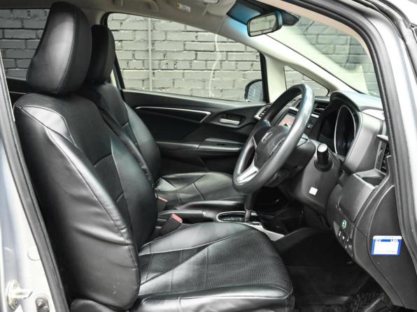 Honda Fit III Рестайлинг с пробегом 2018 года, цена 1 150 000 рублей, 138765 км, хэтчбек, Автокод Объявления
