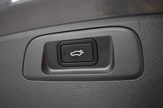 Geely Coolray I Рестайлинг с пробегом 2023 года, цена 2 170 000 рублей, 10317 км, внедорожник, Автокод Объявления