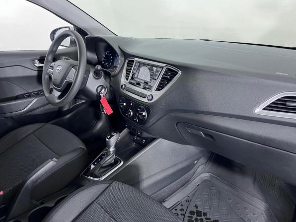 Hyundai Solaris II Рестайлинг с пробегом 2022 года, цена 1 785 000 рублей, 12832 км, седан, Автокод Объявления